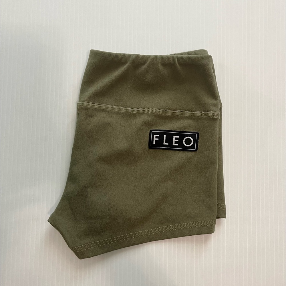 Fleo small short